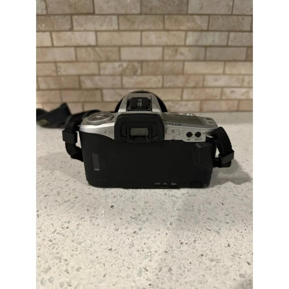 Minolta Maxxum 4‎ film camera with bag